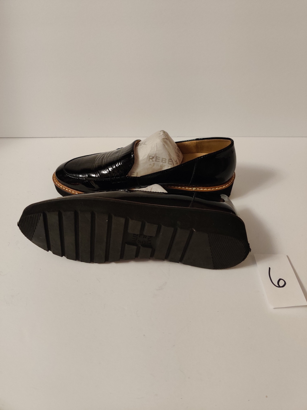 Naturalizer Black Patent Leather Slip-On Loafers 7.5 - Picture 5 of 5